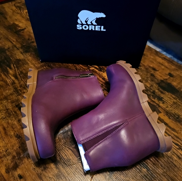 Sorel Wedge Boots - Picture 10 of 14